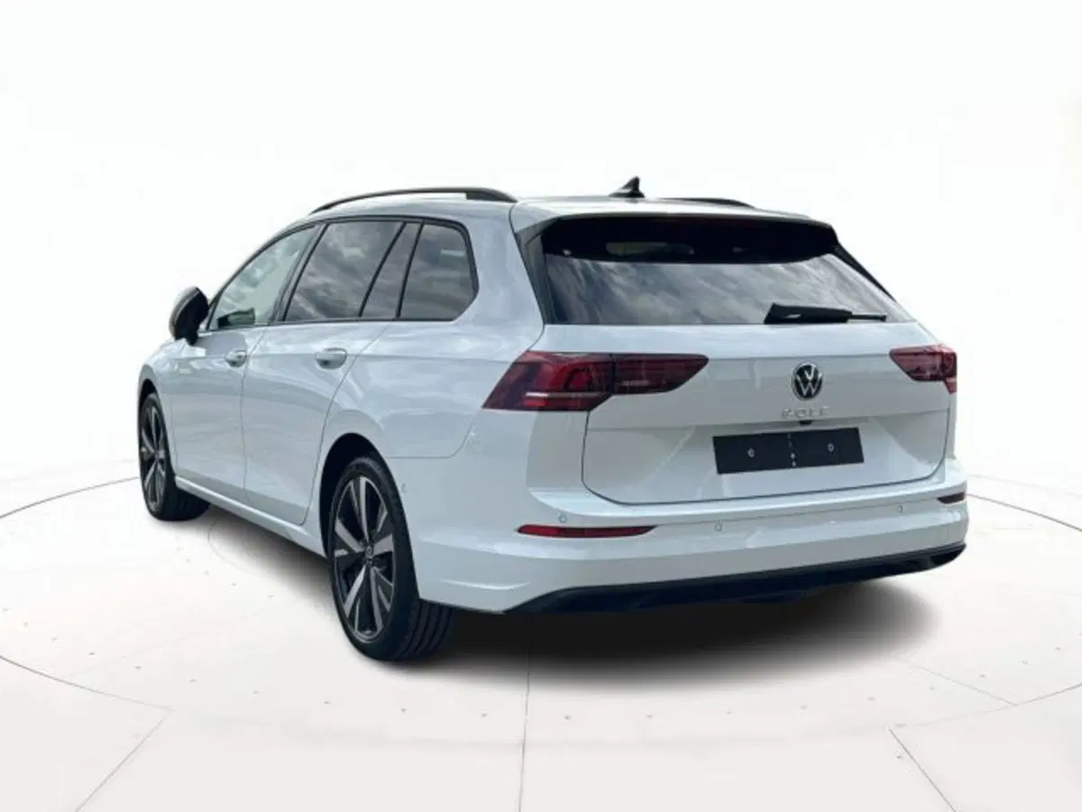 Volkswagen Golf Variant nuova a Vicenza (5)