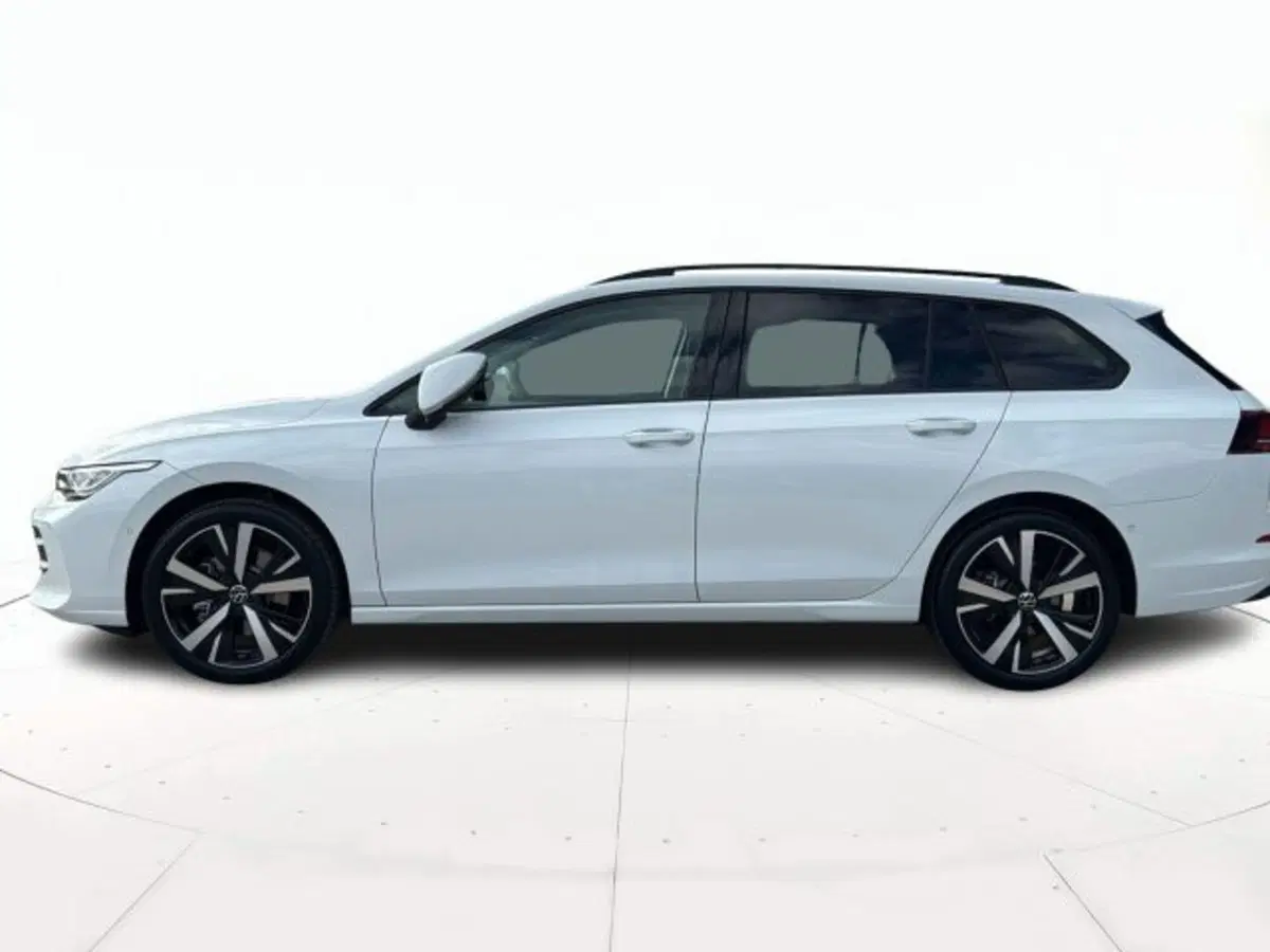 Volkswagen Golf Variant nuova a Vicenza (6)