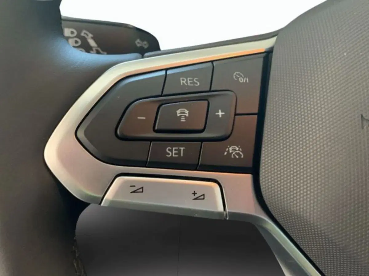 Volkswagen T-Cross nuova a Vicenza (12)