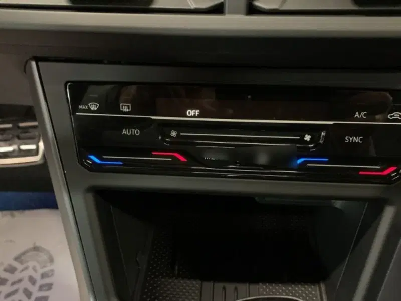 Volkswagen Taigo nuova a Vicenza (18)