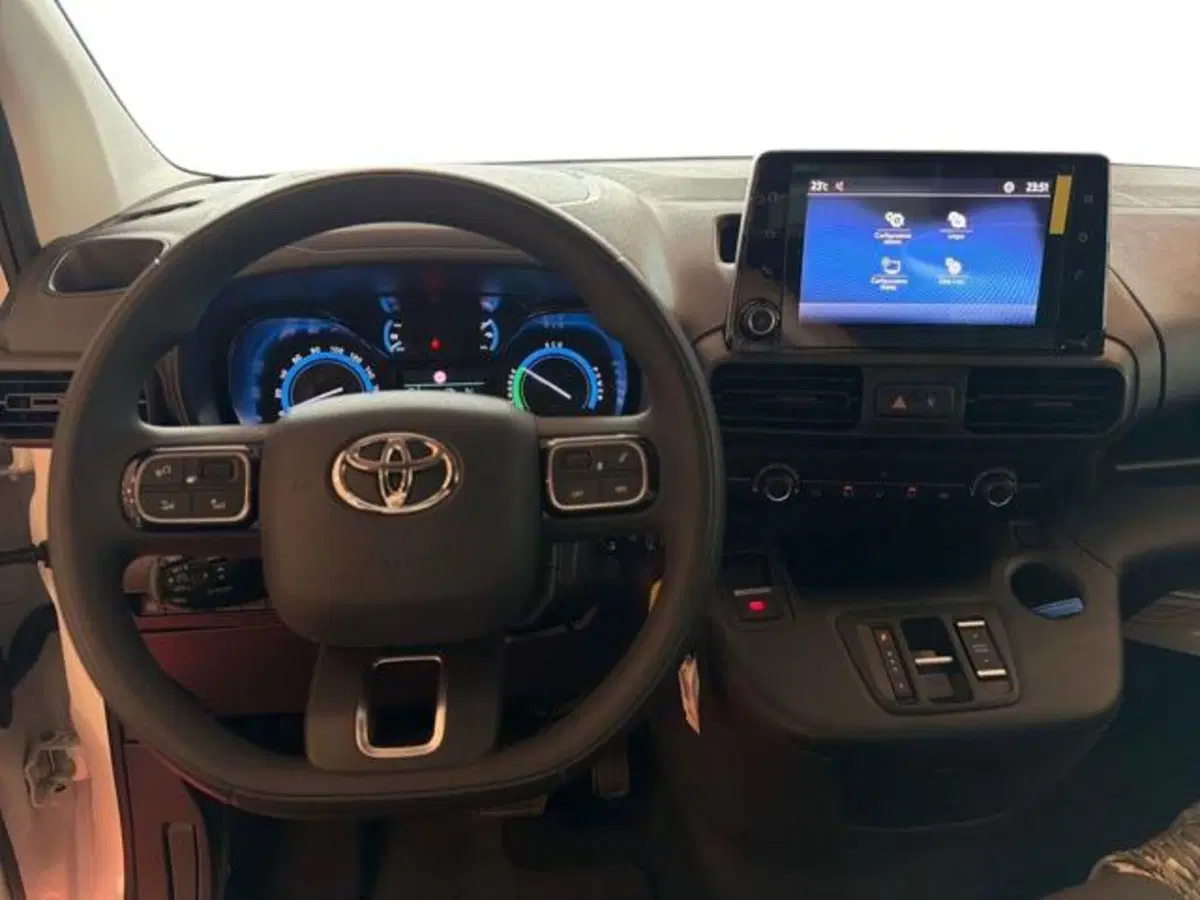 Toyota Proace City Electric nuova a Sassari (10)