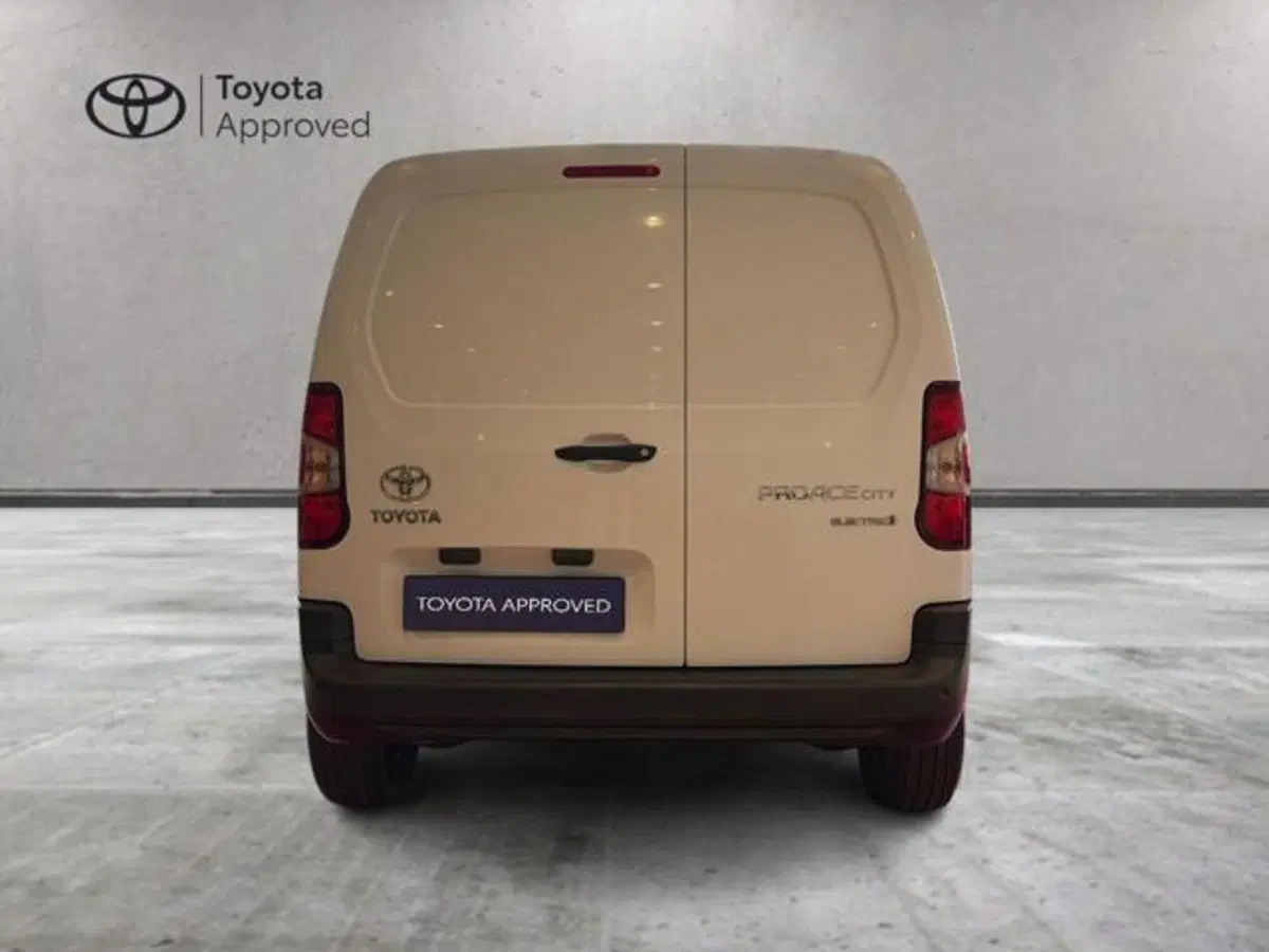 Toyota Proace City Electric nuova a Sassari (5)