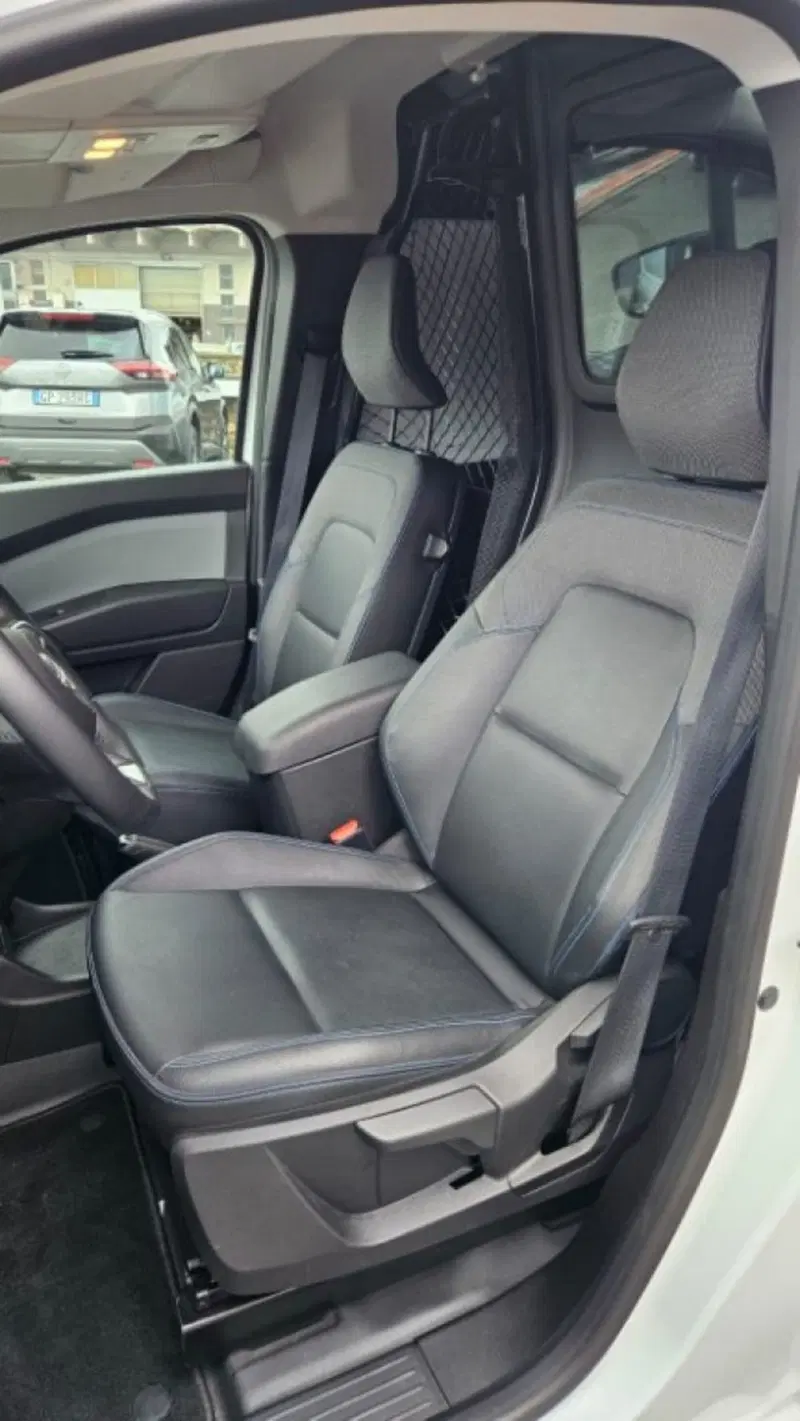 Nissan Townstar usata a Lucca (11)