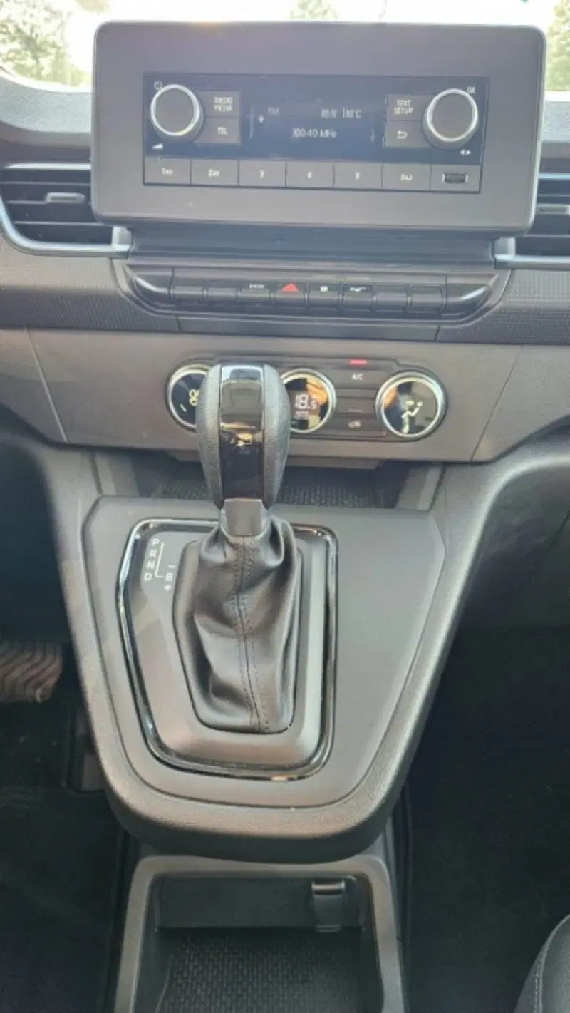 Nissan Townstar usata a Lucca (12)