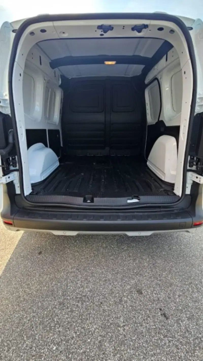 Nissan Townstar usata a Lucca (8)