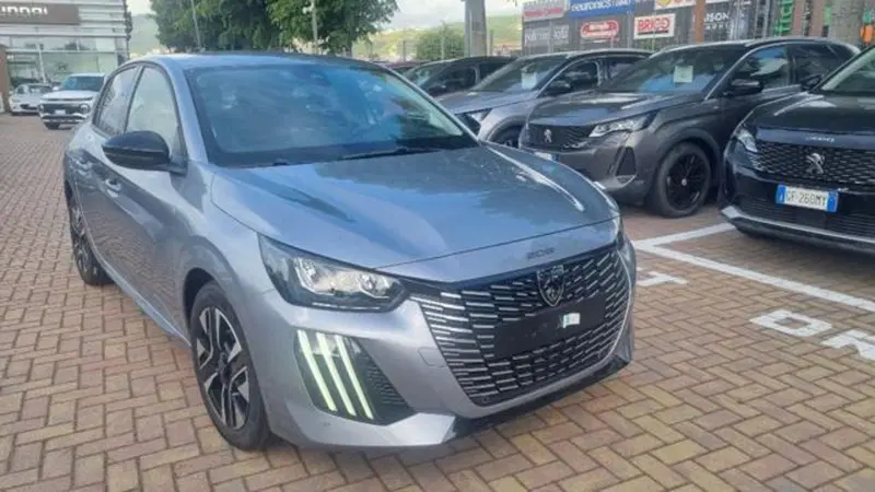 Peugeot 208 nuova a Savona (2)
