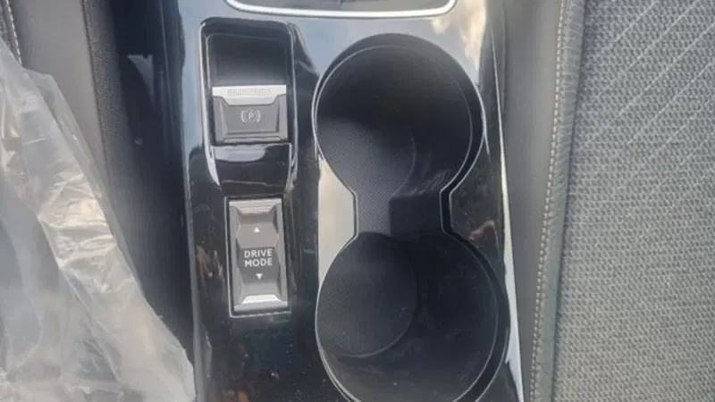 Peugeot 208 nuova a Savona (8)