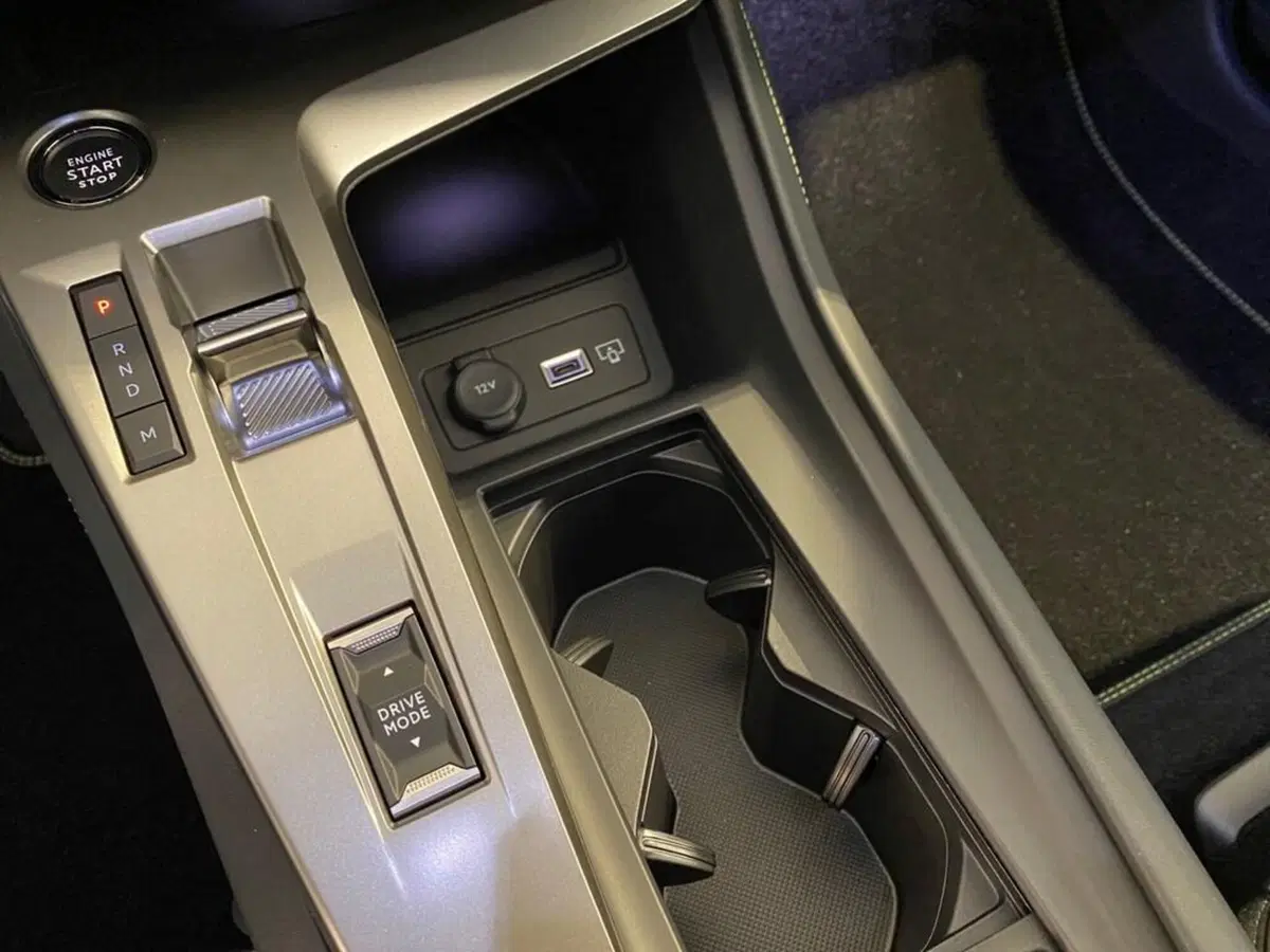 Peugeot 408 nuova a Torino (12)