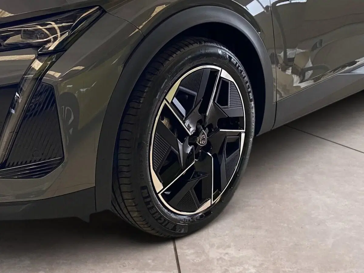 Peugeot 408 nuova a Torino (15)