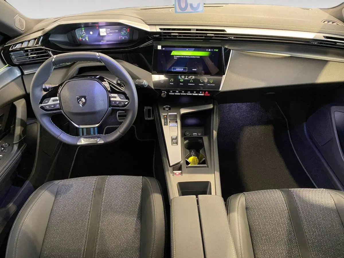 Peugeot 408 nuova a Torino (6)