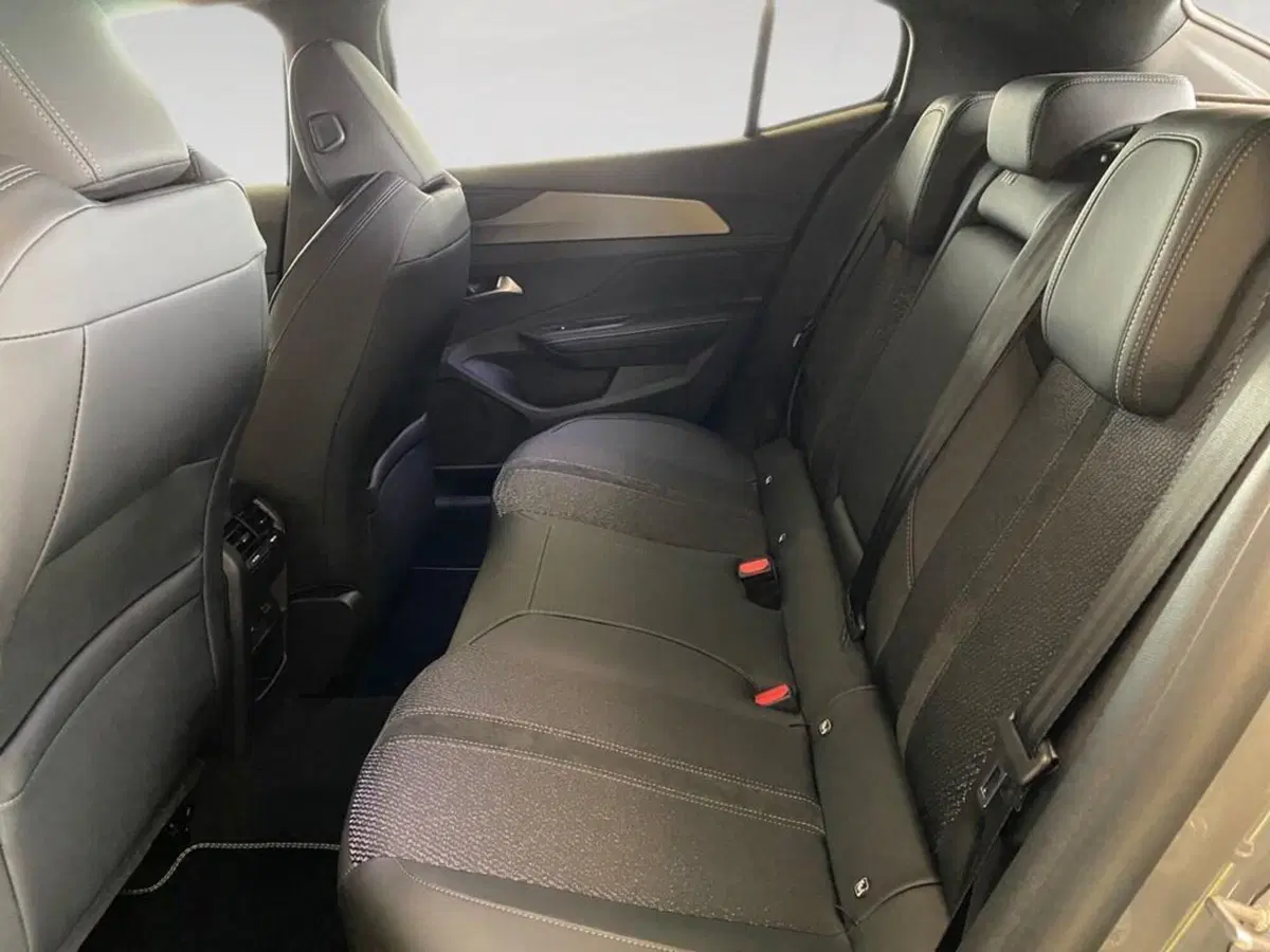 Peugeot 408 nuova a Torino (8)