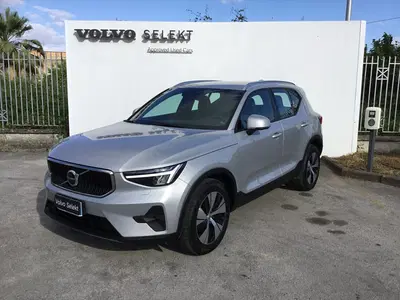 Volvo XC40 T2 automatico Core del 2023 usata a Napoli