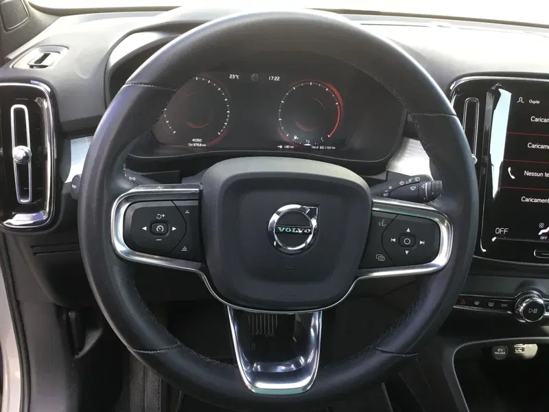 Volvo XC40 usata a Napoli (13)