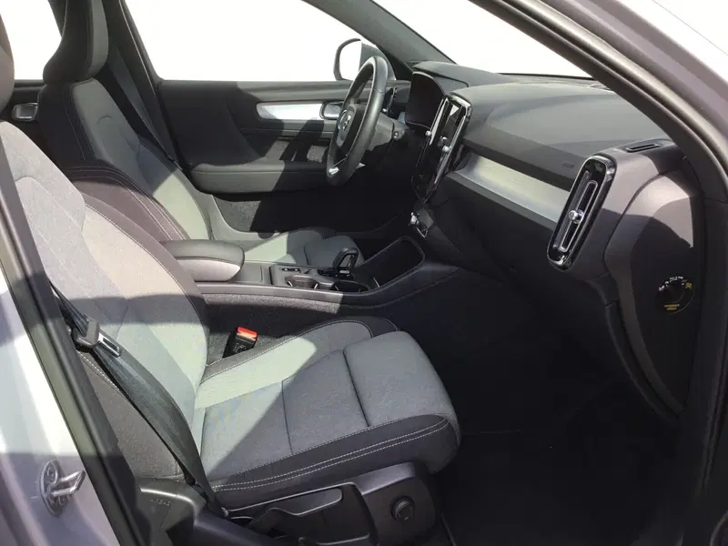 Volvo XC40 usata a Napoli (17)