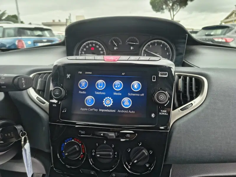 Lancia Ypsilon usata a Firenze (15)