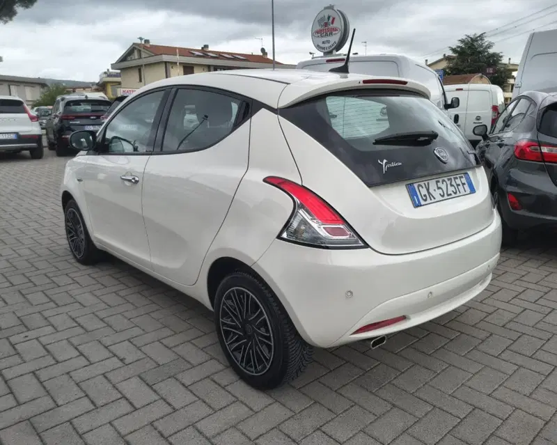 Lancia Ypsilon usata a Firenze (5)