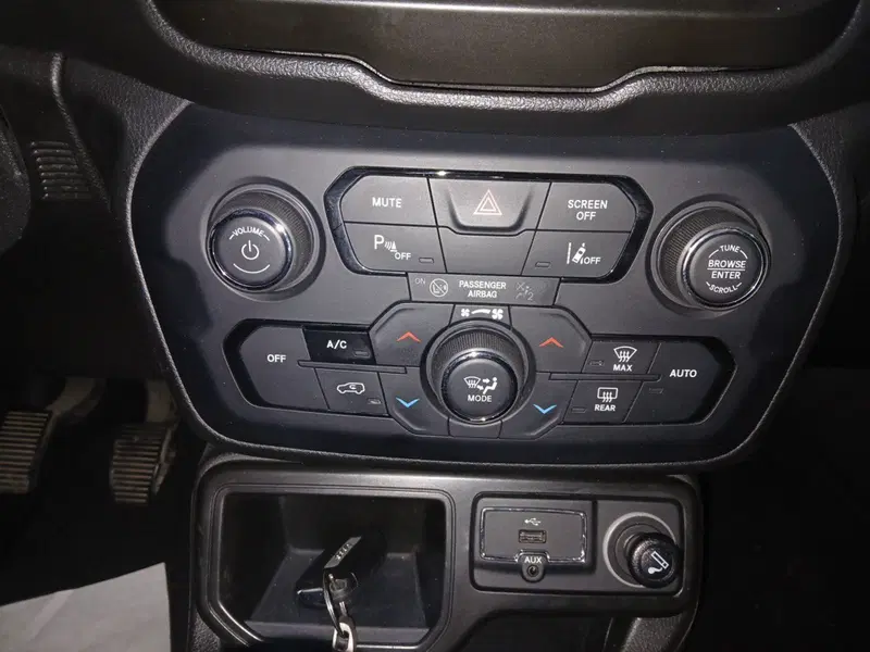 Jeep Renegade usata a Lecce (16)