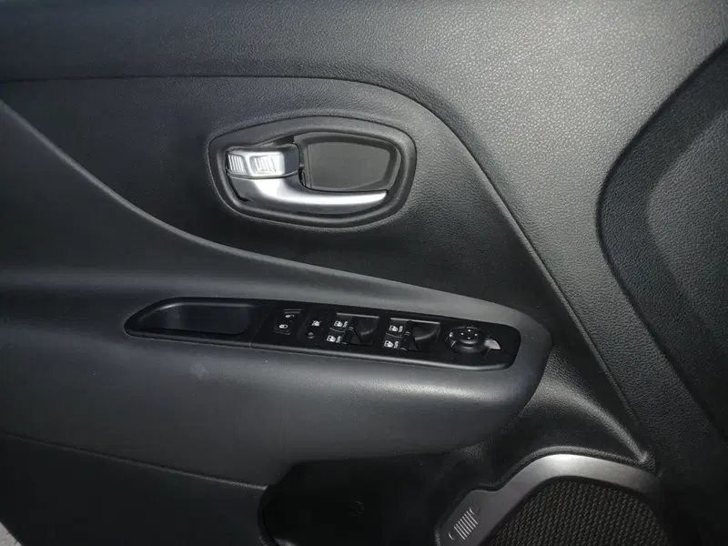 Jeep Renegade usata a Lecce (17)