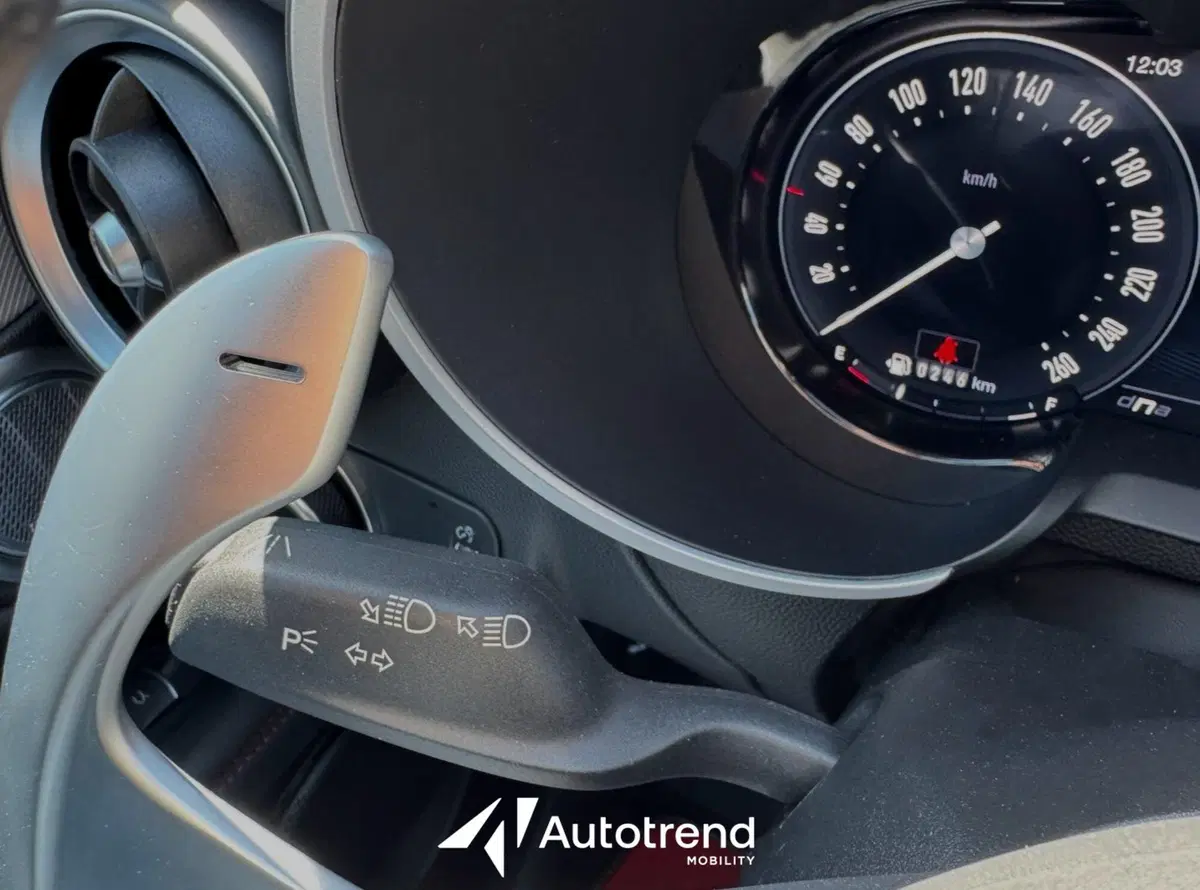 Alfa Romeo Stelvio usata a Bari (11)