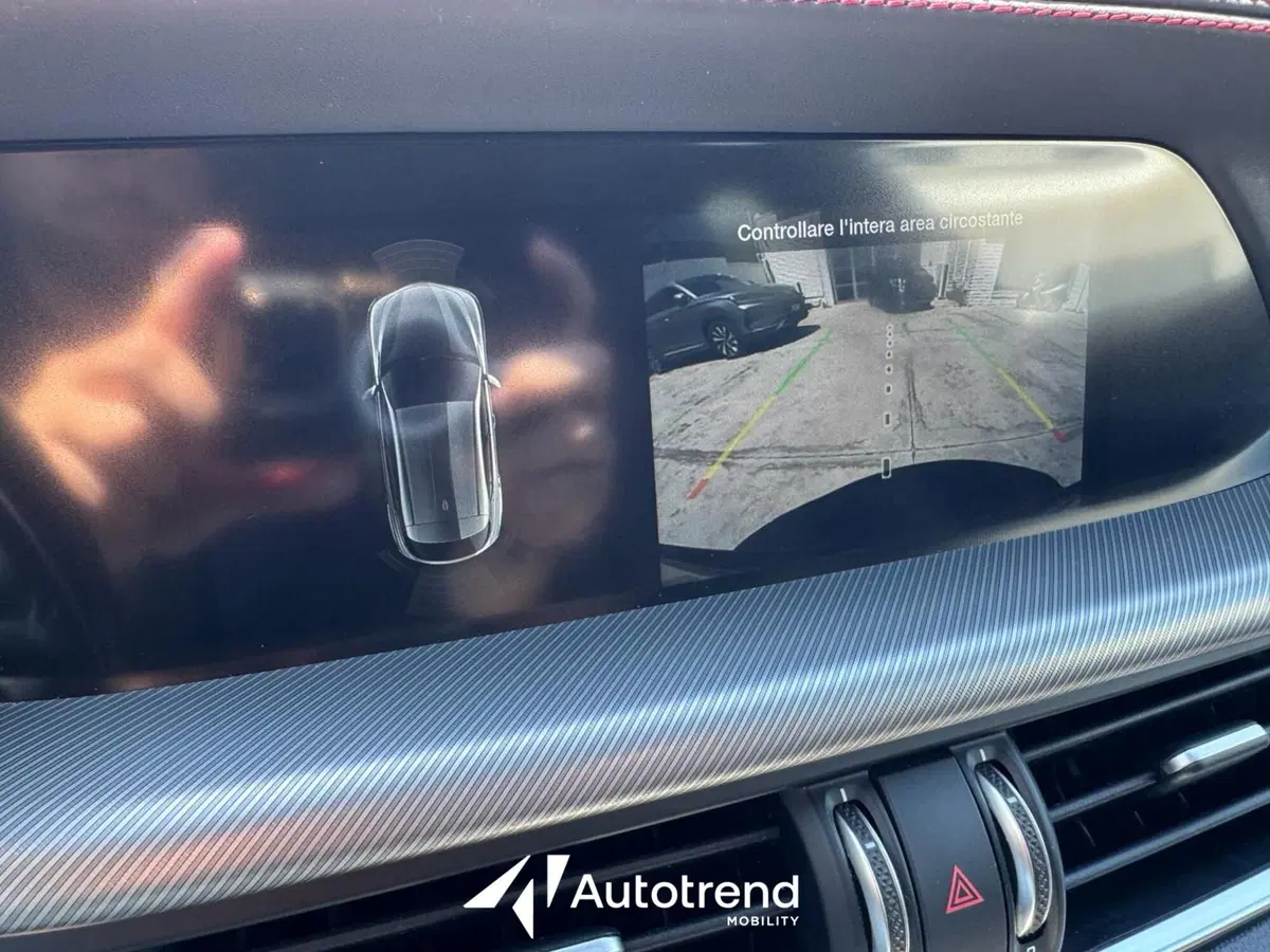 Alfa Romeo Stelvio usata a Bari (14)