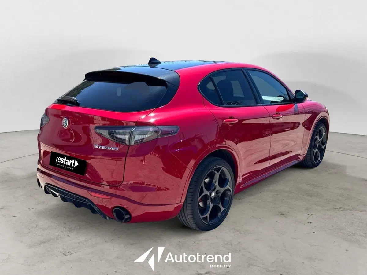 Alfa Romeo Stelvio usata a Bari (2)