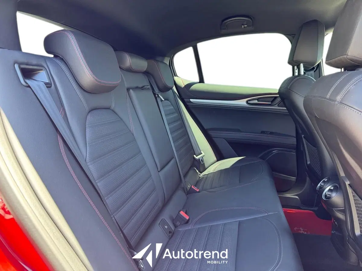 Alfa Romeo Stelvio usata a Bari (20)