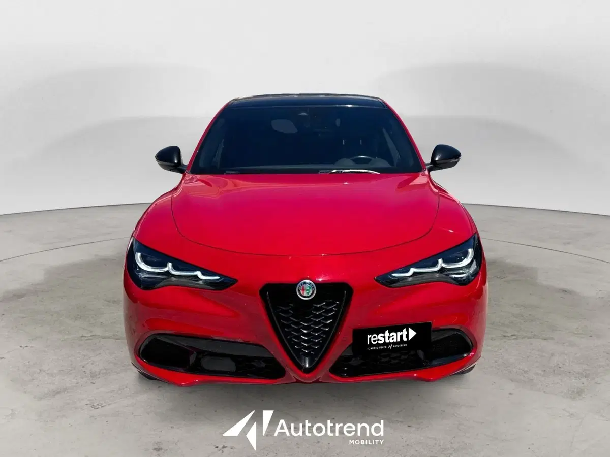 Alfa Romeo Stelvio usata a Bari (3)