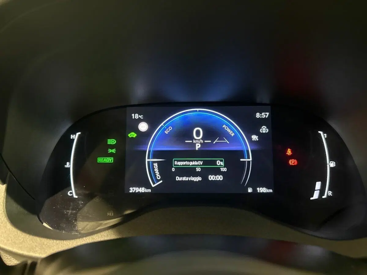 Toyota Yaris usata a Lecco (9)