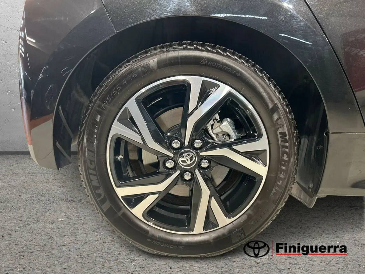 Toyota Yaris usata a Lecco (7)