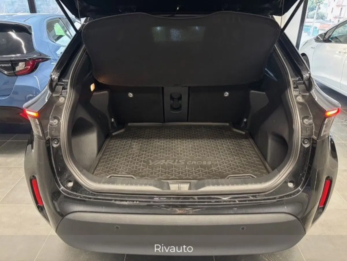 Toyota Yaris Cross usata a Como (9)