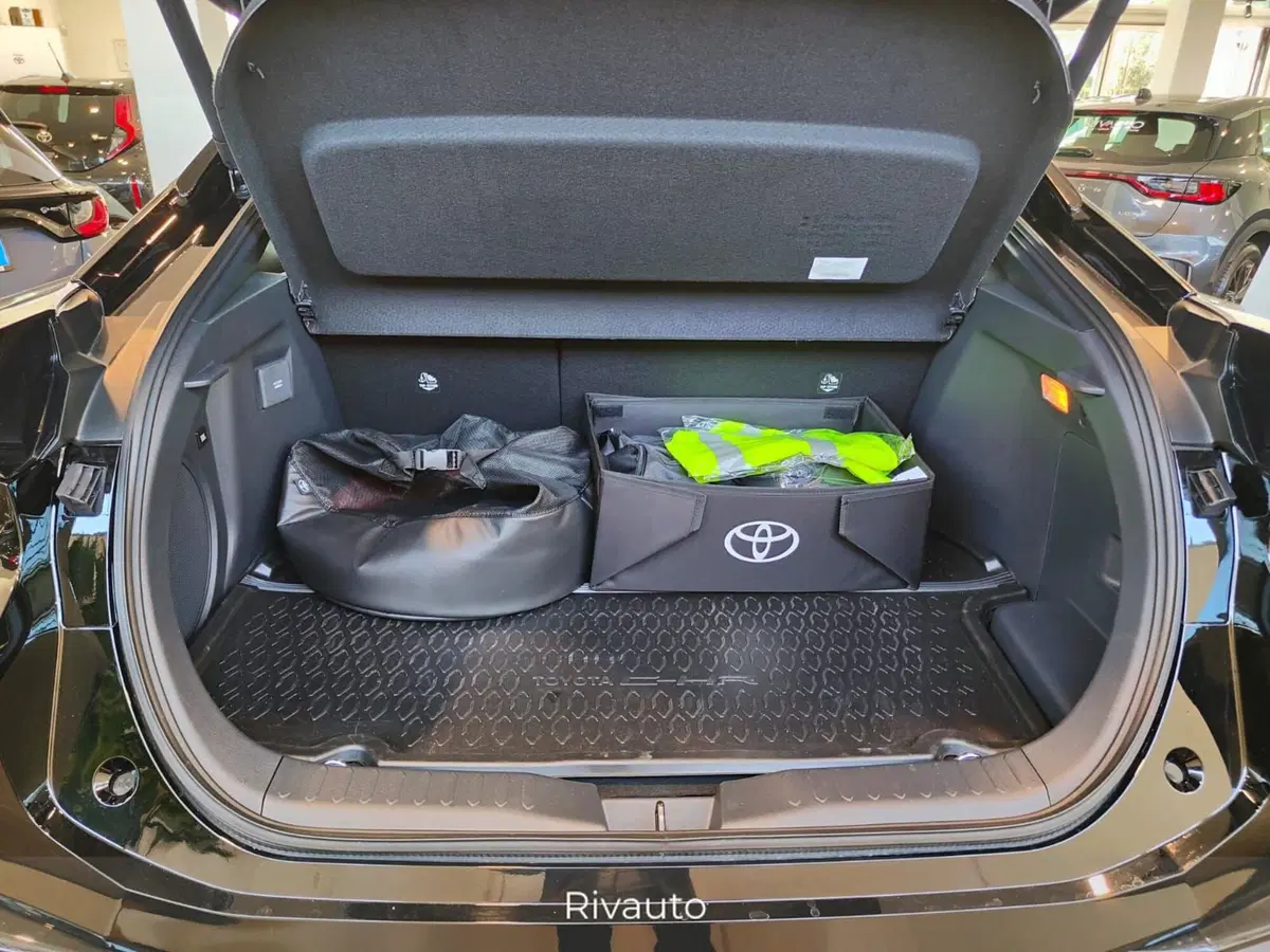 Toyota Toyota C-HR usata a Como (8)