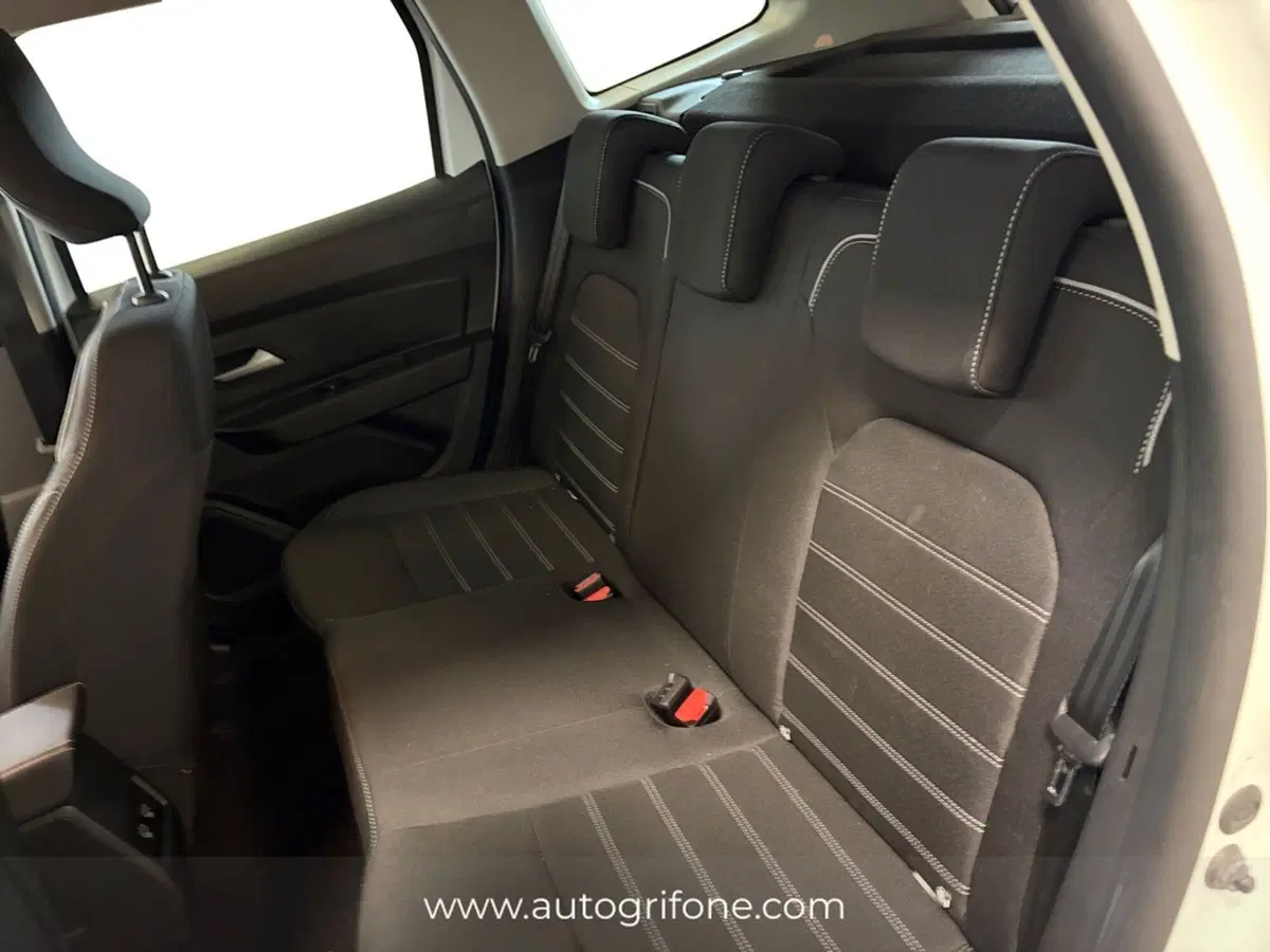 Dacia Duster usata a Modena (13)