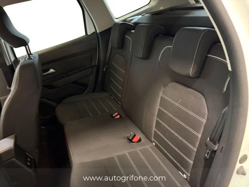 Dacia Duster usata a Modena (13)
