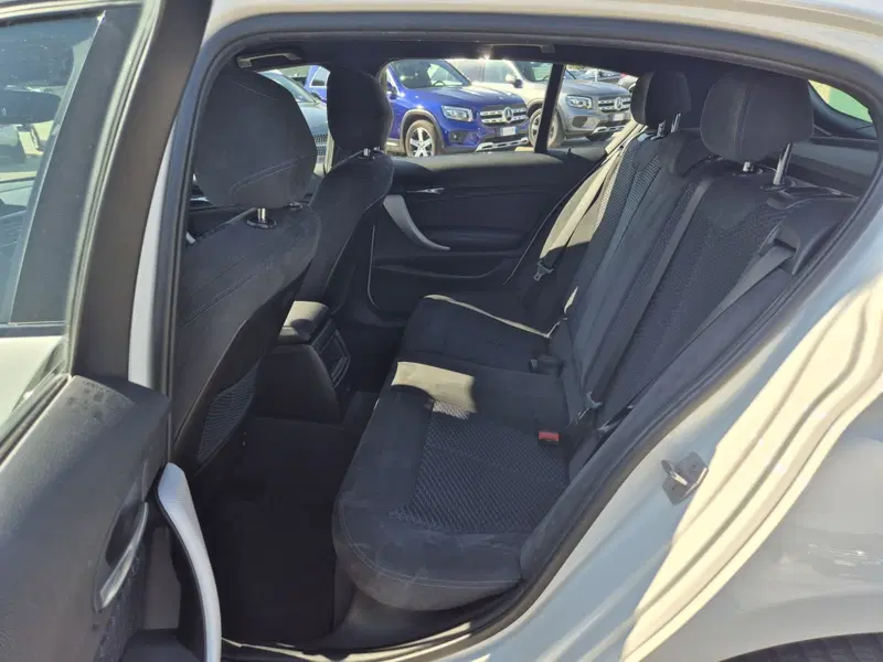 BMW Serie 1 5p. usata  (7)
