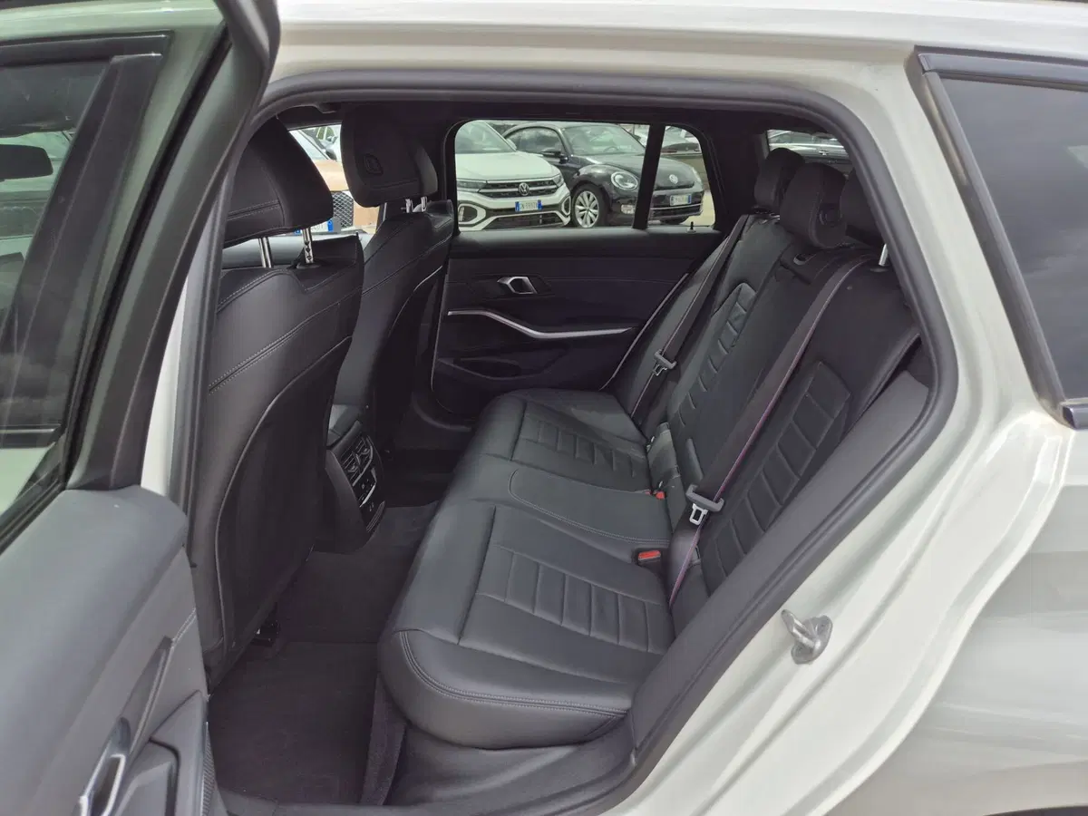 BMW Serie 3 Touring usata  (7)