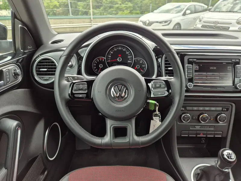 Volkswagen Maggiolino usata  (15)