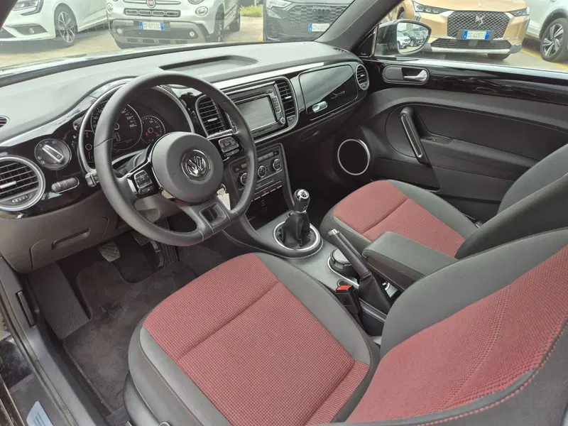 Volkswagen Maggiolino usata  (6)