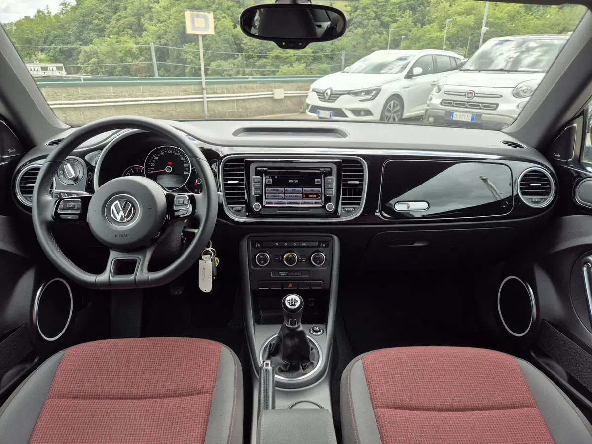 Volkswagen Maggiolino usata  (8)