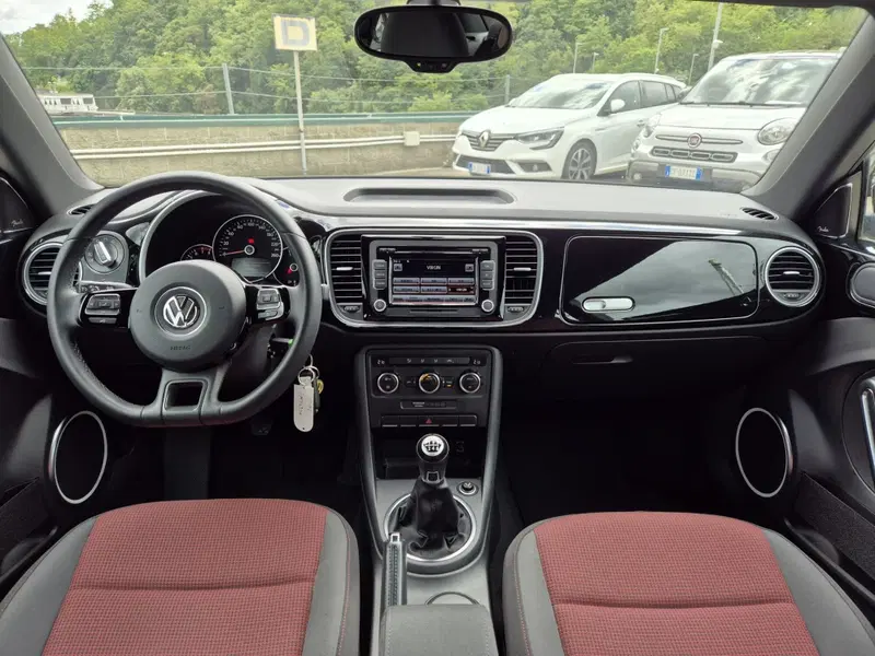 Volkswagen Maggiolino usata  (8)