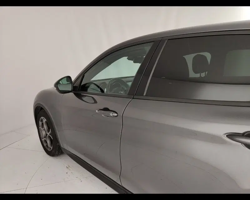 Alfa Romeo Stelvio usata a Caserta (13)