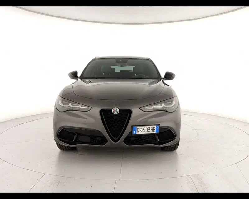Alfa Romeo Stelvio usata a Caserta (2)