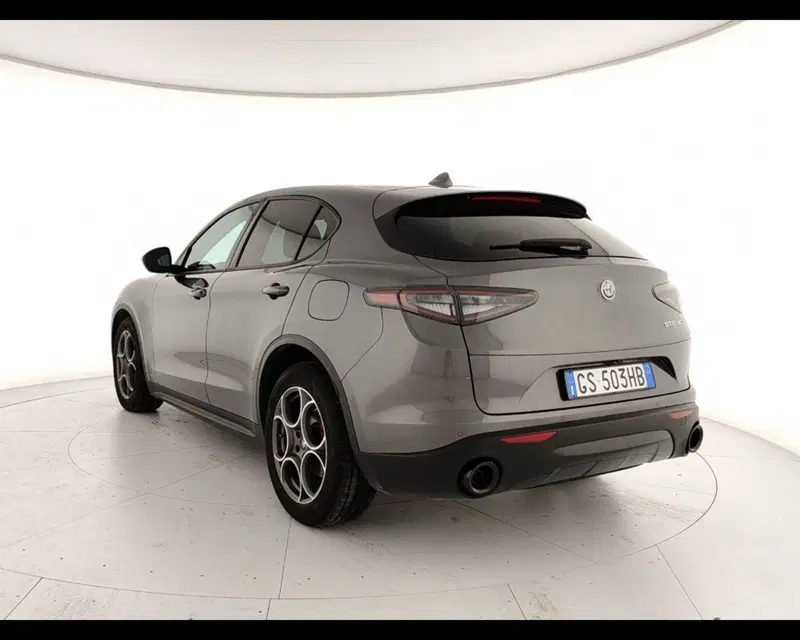 Alfa Romeo Stelvio usata a Caserta (5)