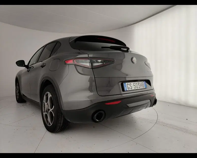 Alfa Romeo Stelvio usata a Caserta (9)