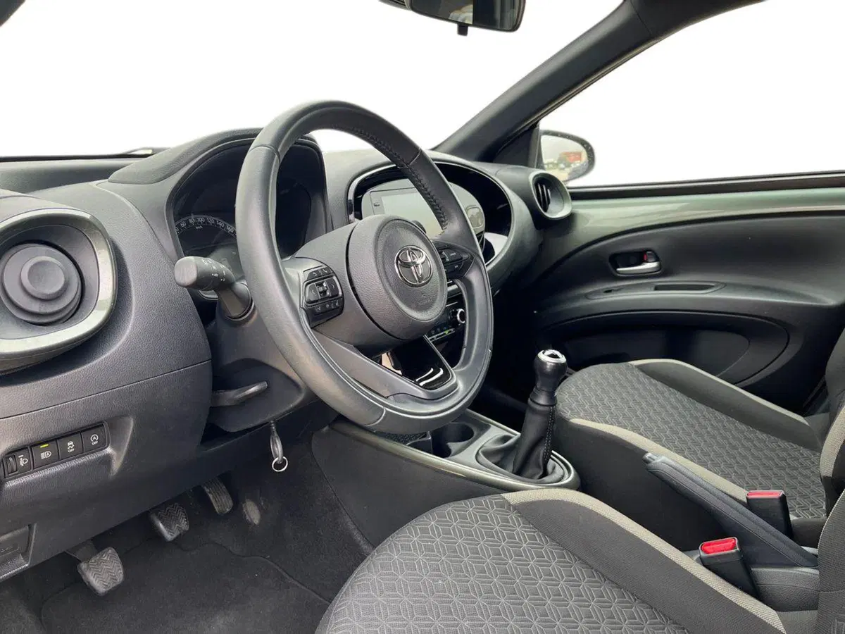 Toyota Aygo X usata a Ragusa (7)