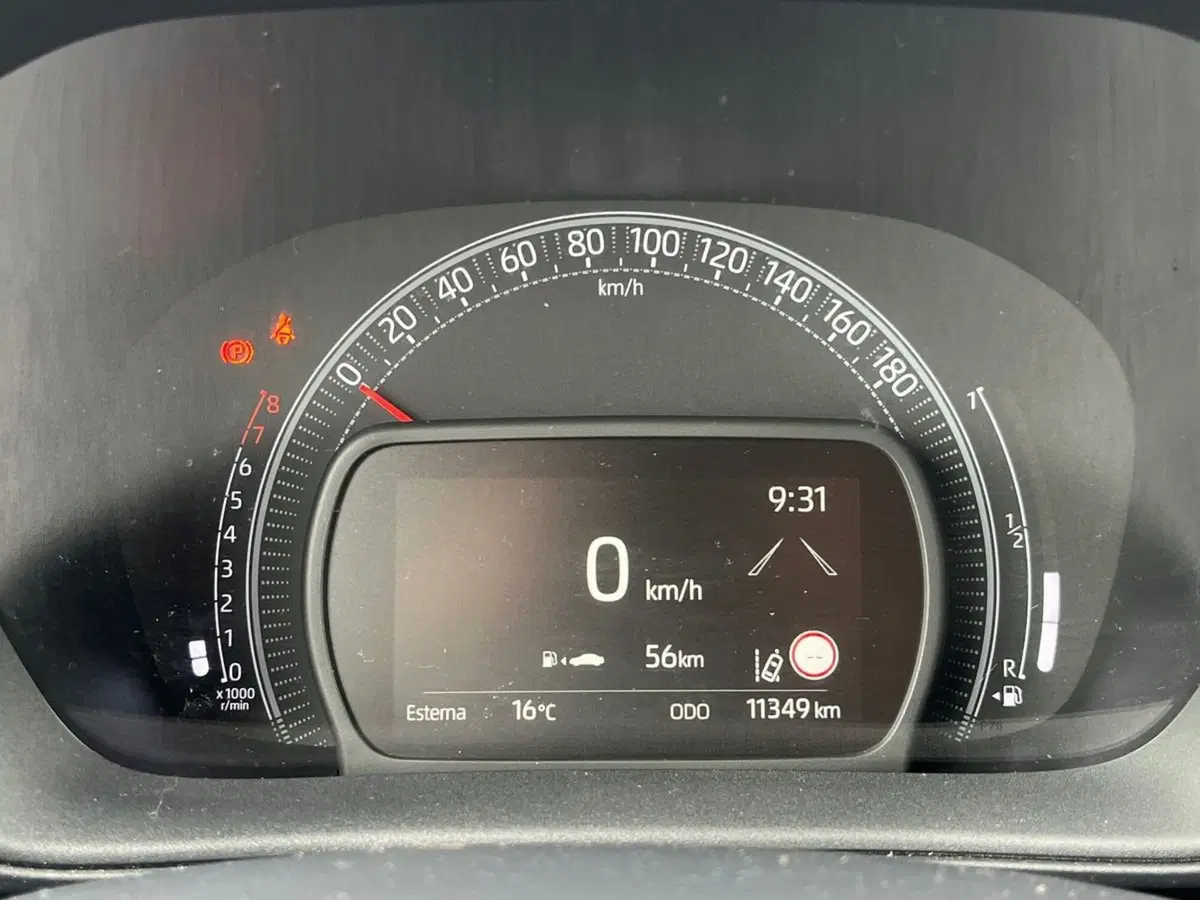 Toyota Aygo X usata a Ragusa (9)