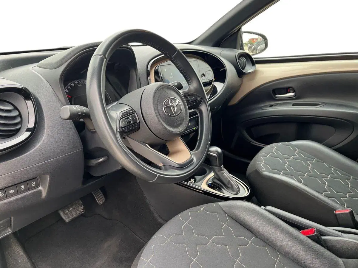 Toyota Aygo X usata a Ragusa (7)