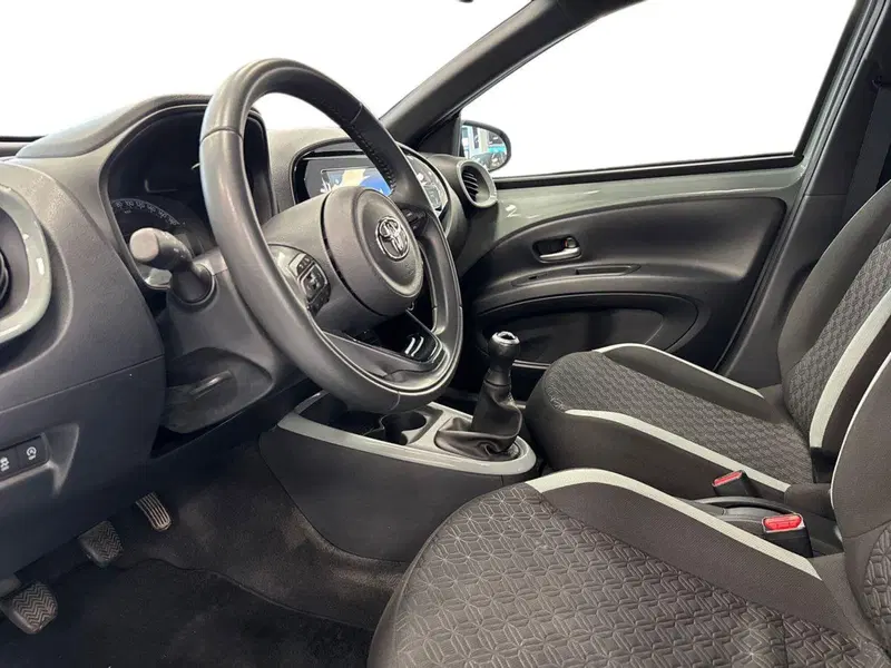 Toyota Aygo X usata a Prato (10)