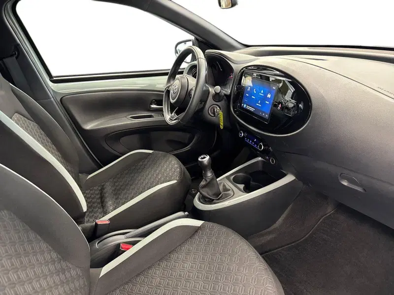 Toyota Aygo X usata a Prato (12)
