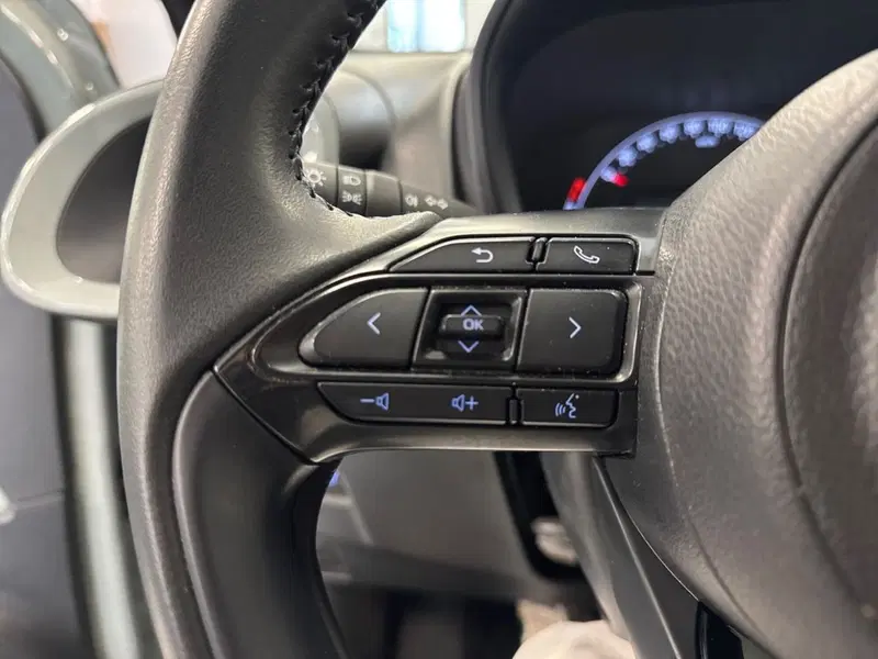 Toyota Aygo X usata a Prato (13)