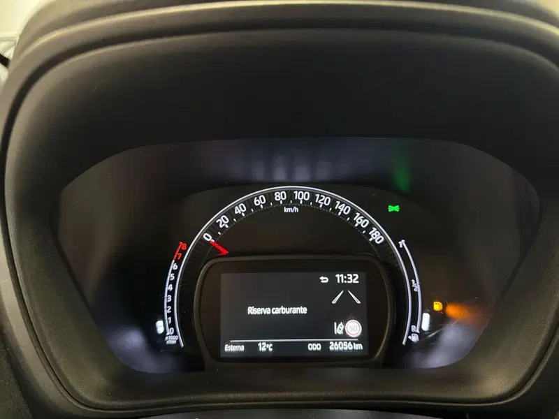 Toyota Aygo X usata a Prato (16)